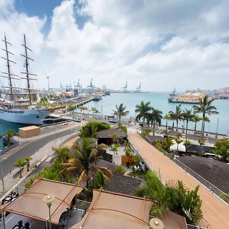 In Palmas Near Playa De Canteras *